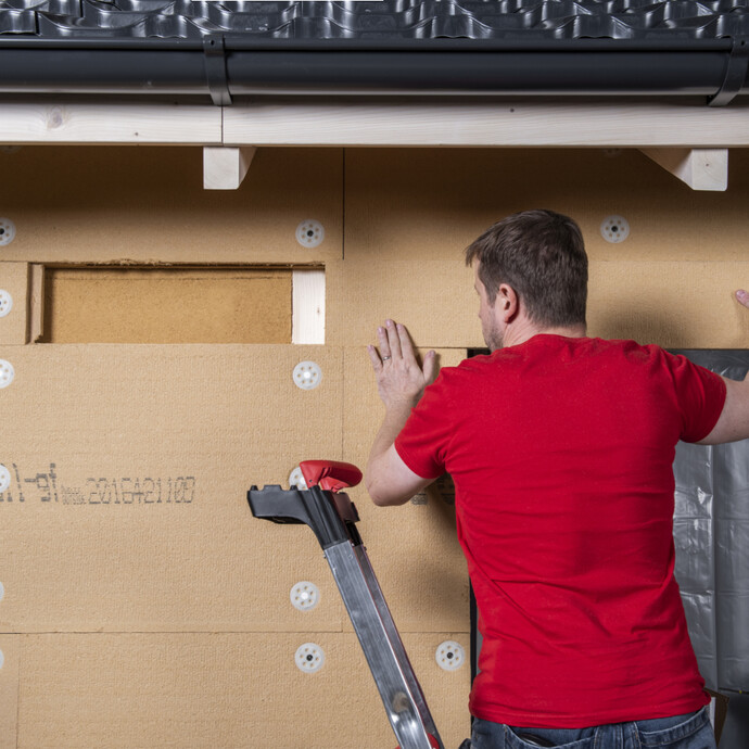 Insérer la 1ère rangée sous le solin