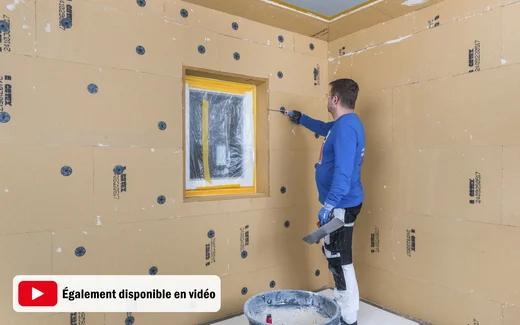 Les panneaux isolants en fibres de bois sont chevillés avec la cheville à visser Thermotop S1 short. Les instructions sont également disponibles en vidéo.