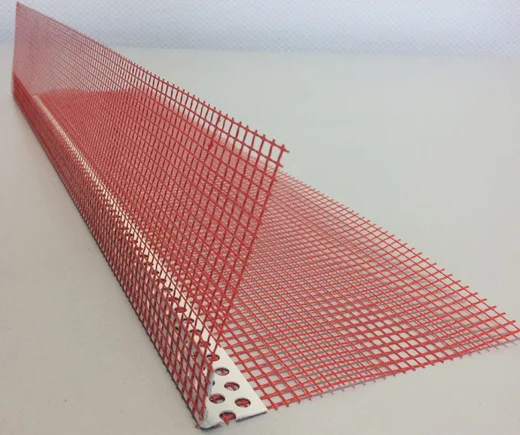 Profilé de raccord d'enduit Baumit avec tissu rouge pour une mise en œuvre parfaite des arêtes et des raccords sur les façades et dans les espaces intérieurs.