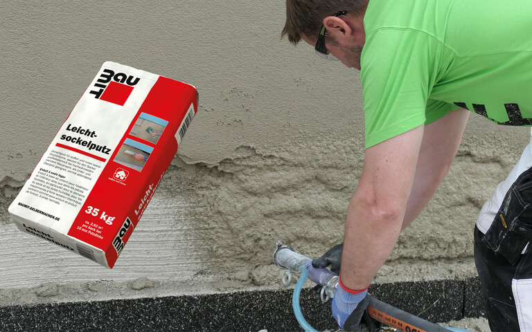 Le socle est enduit avec l'enduit pour socle léger à l'aide d'une machine à enduire.