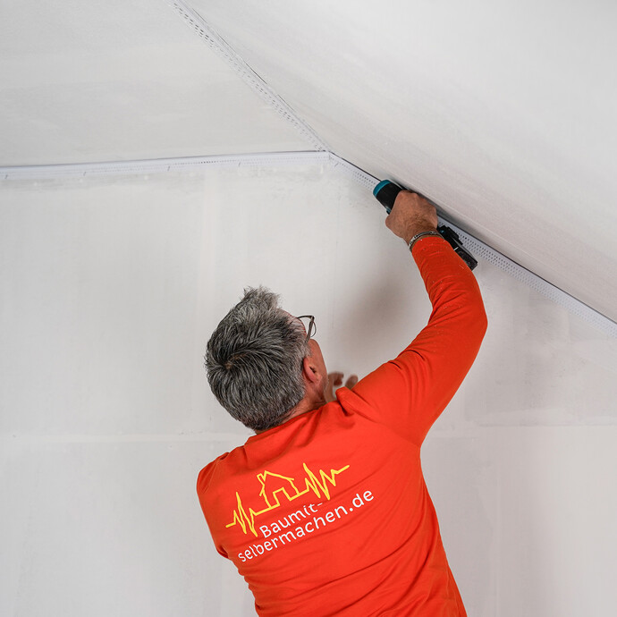 Les profilés sont coupés approximativement en onglet.