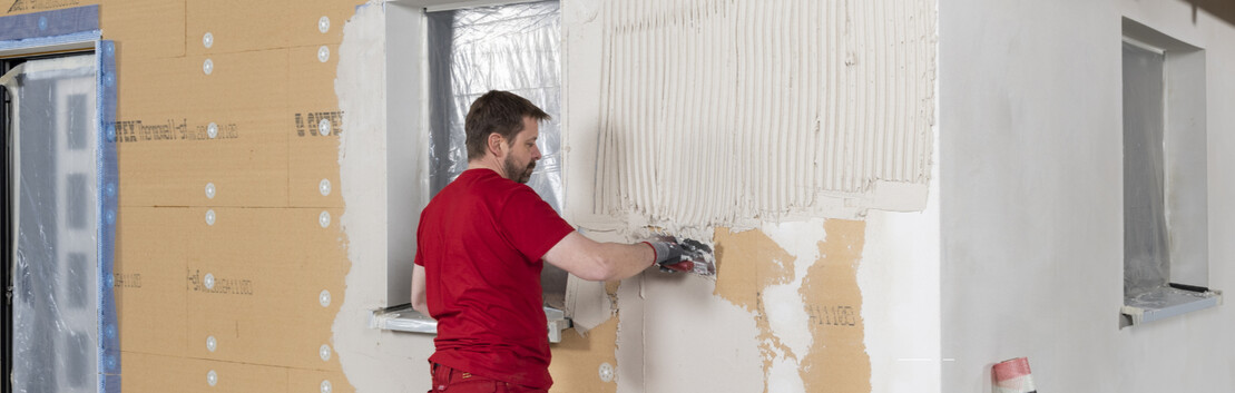 WDVS Armierungsspachtelung auf einer Holzfaserd&auml;mmung mit Klebe- und Armierungsm&ouml;rtel