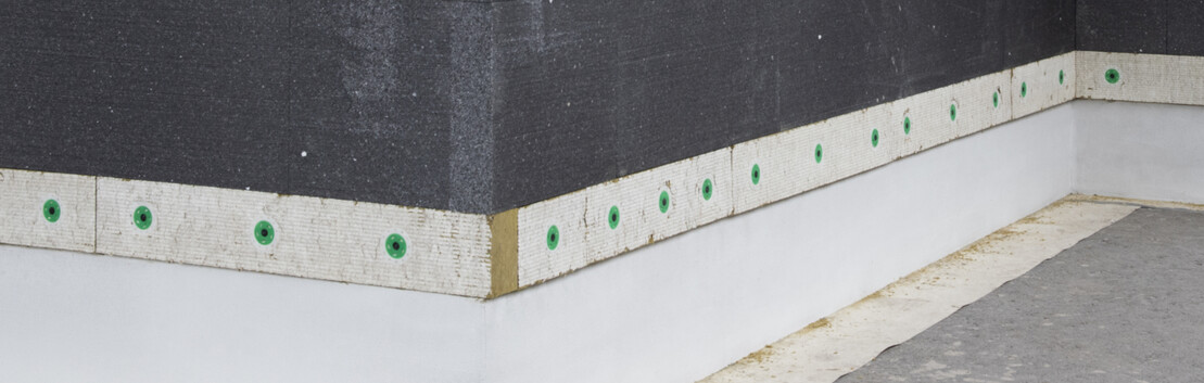 Brandriegel Firestop als Brandschutz f&uuml;r EPS Fassadend&auml;mmung setzen