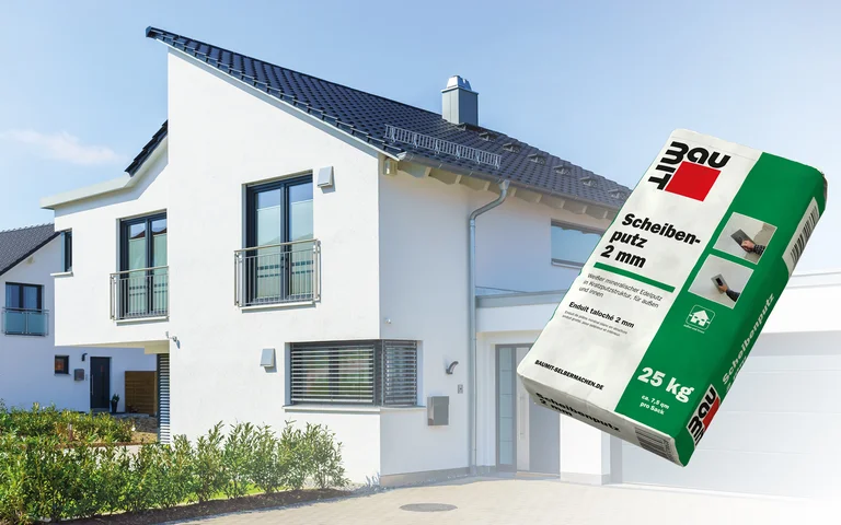 Moderner Neubau mit leuchtend weißem Scheibenputz von Baumit, ideal für eine langlebige und elegante Fassadengestaltung.